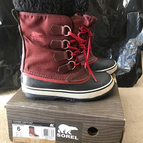 SOREL winter Carnival boots (95% New) - Picture 3 of 6